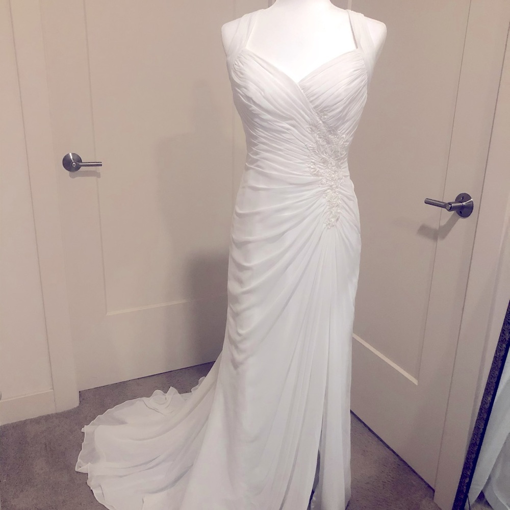 WEDDING DRESS - Picture 5 of 9